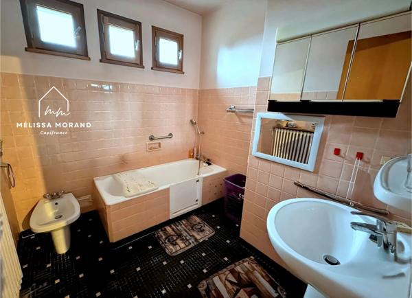 Maison à vendre 7 pièces 200 m2 à VILLAZ (74), avec terrain de 1620 m2