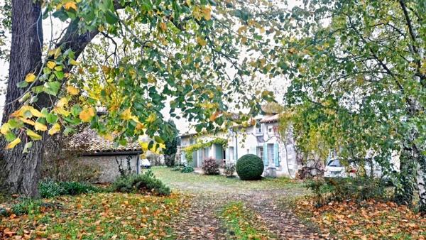 Saint-Aulaye Longere de 210 m² 5 chambres