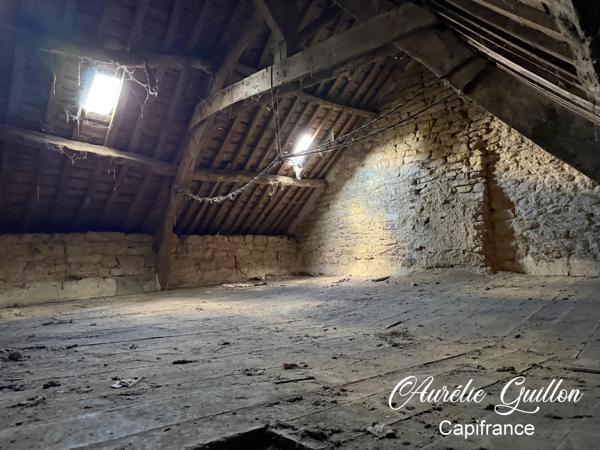 Maison en pierre à rénover – Fort potentiel – Saint-Servant