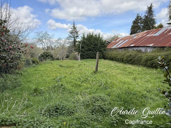Maison en pierre à rénover – Fort potentiel – Saint-Servant