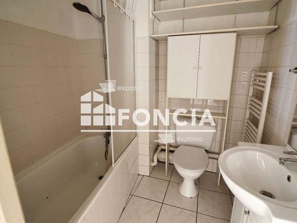 Location Appartement 2 pièces 38.32 m² - 6 PLACE DE L'EGLISE Domene 38420