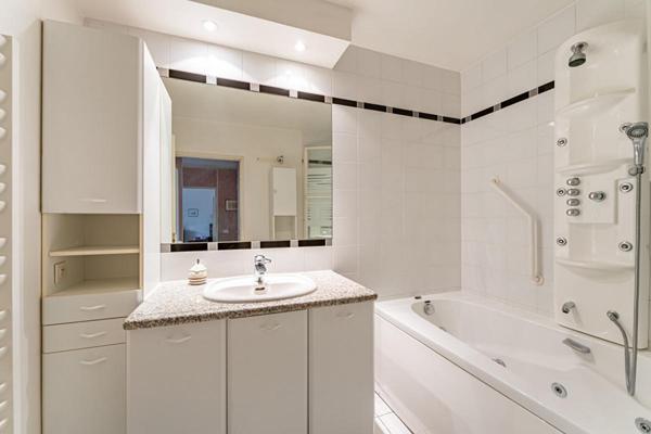 Appartement Suresnes 5 pièce(s) 108 m2