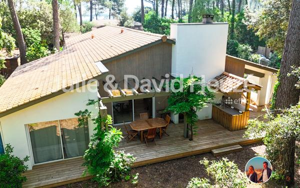 Maison
         5 pièces
        - 140 m² Bien prestige 1 060 000 € *