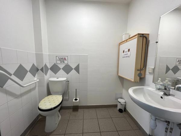 Local commercial à louer à ORMES (71)