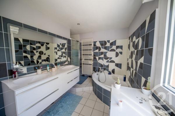 Maison à vendre  6 pièces - 142,17 m2 ST AUBIN DE MEDOC - 33