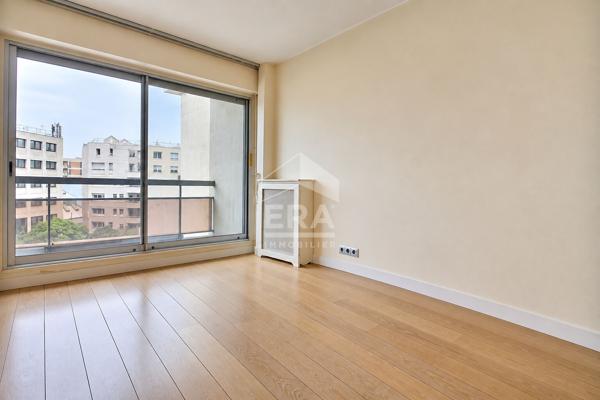 T3 MAIRIE BALCONS 2 PARKINGS +CAVE