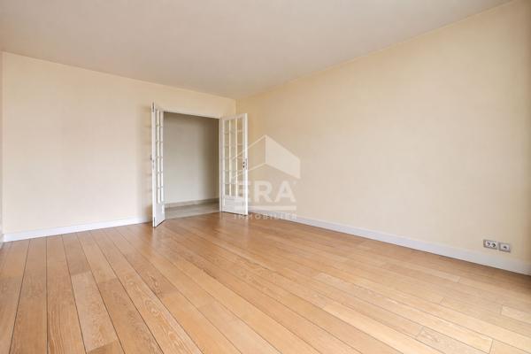 T3 MAIRIE BALCONS 2 PARKINGS +CAVE