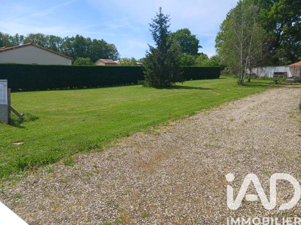Terrain à vendre 1 213 m² Gençay