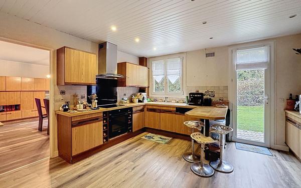 Maison à vendre    6 pièces • 155,86 m2 Ozoir-la-Ferrière