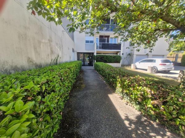 Appartement à vendre 4 pièces UNIEUX (42) 3 chambres / balcon / parking