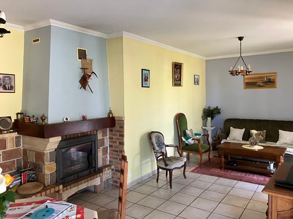 A Meschers sur Gironde, vente d'une maison de plain-pied, 83m², 3 chambres, à quelques minutes des plages, sans visà vis avec jardin arboré.