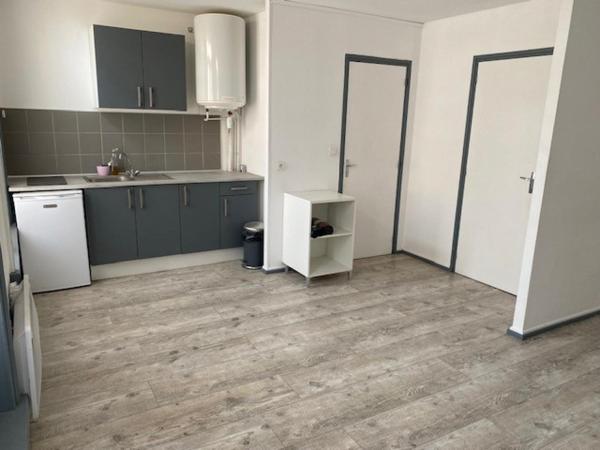 A LOUER : T1 à LILLE • Place Jacquart - République • 660 € CC • Réf. 755-001