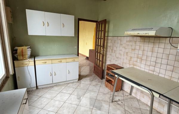 Maison à rénover   78 m2 sur une parcelle de 700 m2