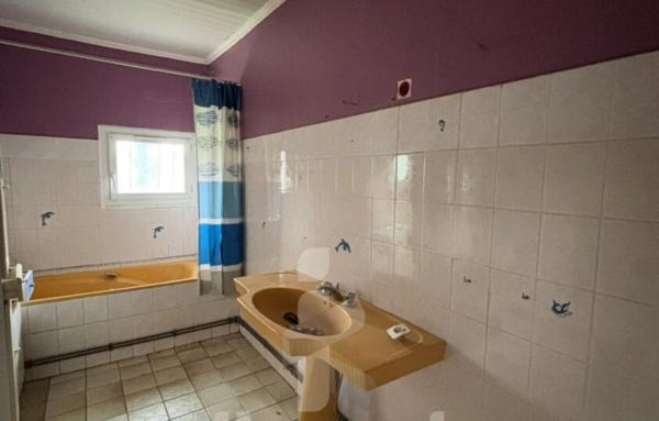 Maison à rénover   78 m2 sur une parcelle de 700 m2