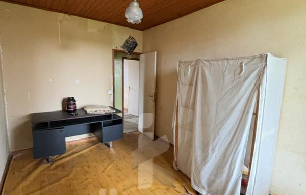Maison à rénover   78 m2 sur une parcelle de 700 m2