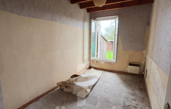 Maison à rénover   78 m2 sur une parcelle de 700 m2