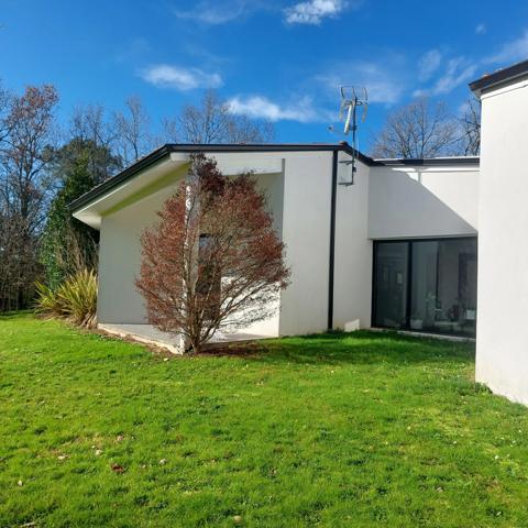 Dpt Tarn et Garonne (82), à vendre MONTAUBAN maison P7 de 216 m² - Terrain de 7 640,00 m² - Plain pied