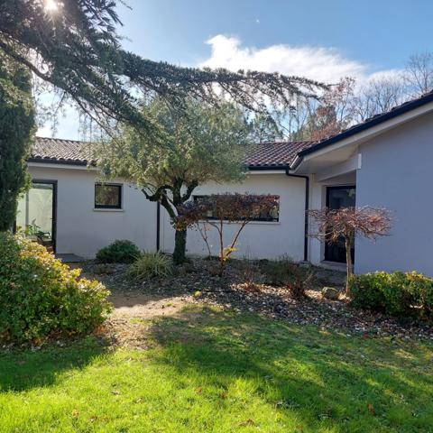 Dpt Tarn et Garonne (82), à vendre MONTAUBAN maison P7 de 216 m² - Terrain de 7 640,00 m² - Plain pied