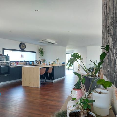 Dpt Tarn et Garonne (82), à vendre MONTAUBAN maison P7 de 216 m² - Terrain de 7 640,00 m² - Plain pied