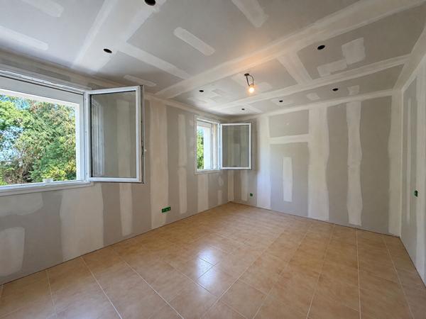 Maison Hauteurs Furiani 5 pièce(s) 162m2 terrain 2028 m2 vue dégagée - piscine