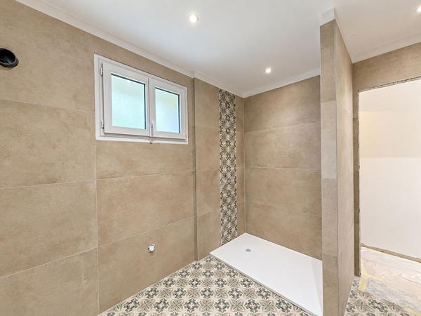 Maison Hauteurs Furiani 5 pièce(s) 162m2 terrain 2028 m2 vue dégagée - piscine