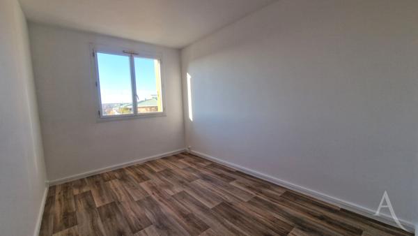 Bel Appartement F3 à Mantes la Jolie centre ville