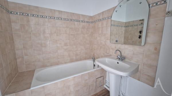 Bel Appartement F3 à Mantes la Jolie centre ville