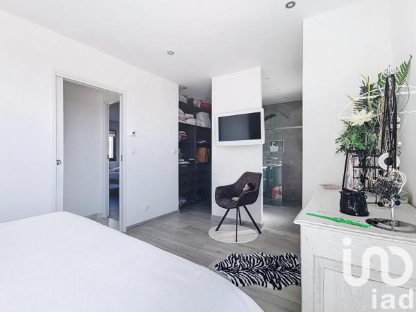 Maison à vendre 7 pièces 235 m² Nîmes