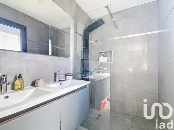 Maison à vendre 7 pièces 235 m² Nîmes