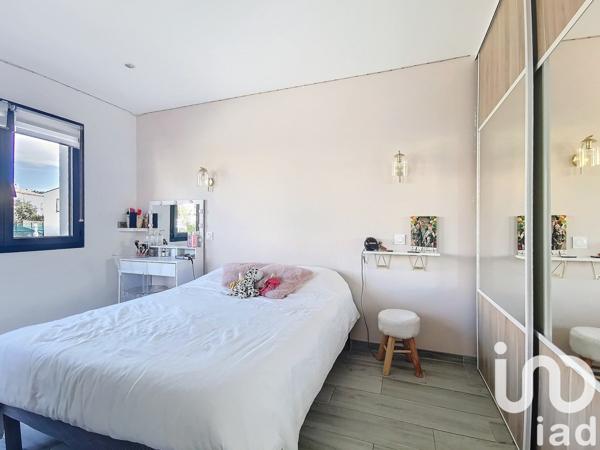 Maison à vendre 7 pièces 235 m² Nîmes