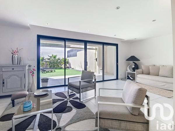 Maison à vendre 7 pièces 235 m² Nîmes
