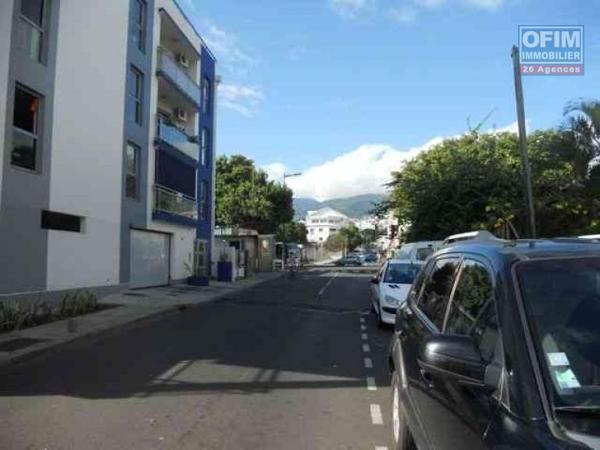 A vendre ce bel appartement de type F3 sur la rue Lory les bas résidence ANTINEA à Sainte Clotilde.