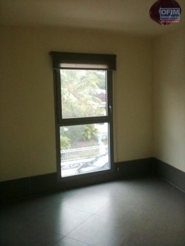 A vendre ce bel appartement de type F3 sur la rue Lory les bas résidence ANTINEA à Sainte Clotilde.