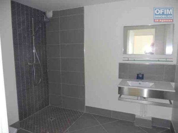 A vendre ce bel appartement de type F3 sur la rue Lory les bas résidence ANTINEA à Sainte Clotilde.