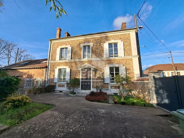 locaux commerciaux / appartement / maison 145 m2