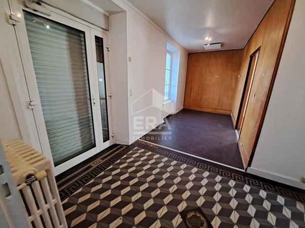 locaux commerciaux / appartement / maison 145 m2