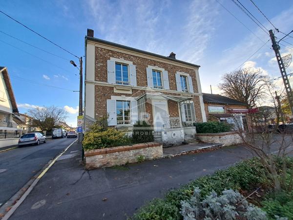 locaux commerciaux / appartement / maison 145 m2