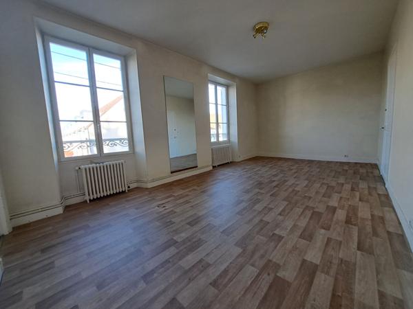 locaux commerciaux / appartement / maison 145 m2