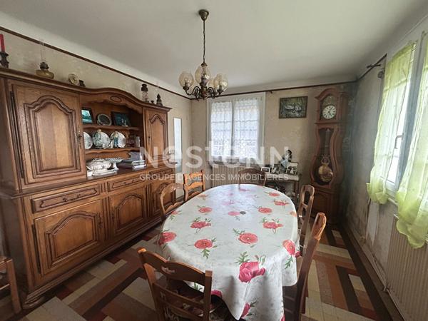 Maison sur sous-sol avec beau terrain idéalement située à Mezeray !