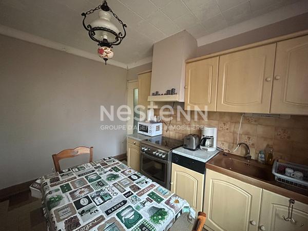 Maison sur sous-sol avec beau terrain idéalement située à Mezeray !