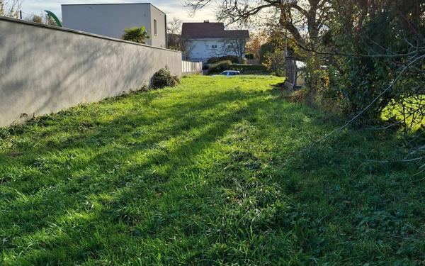 Terrain à vendre    Sampans