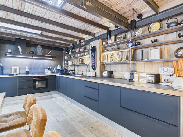 Appartement 6 pièces 182.85 m2