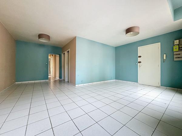 T3 avec cour dans immeuble en pierre