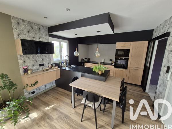 Maison à vendre 7 pièces 152 m² Saint-Christophe-sur-Roc