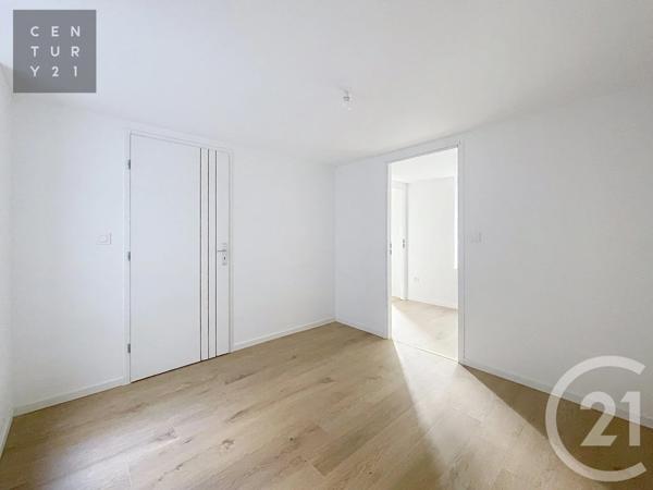 Appartement F4 à vendre  4 pièces - 68,70 m 2   TROYES  - 10