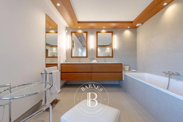 Annecy, Propriété 4 Chambres -  316 m² à vendre