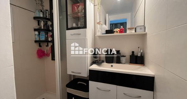 Location Studio meublé 30.63 m² - Roquebrune-sur-argens 83380