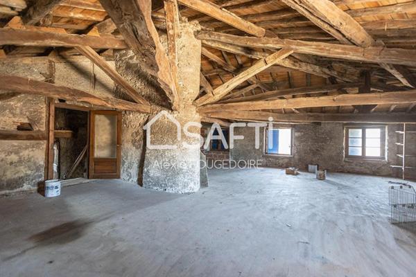 Appartement avec 2 plateaux à réhabiliter