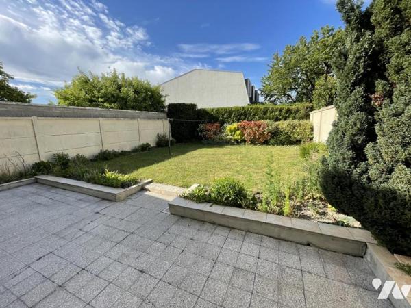 Pavillon 5 pièces avec jardin et garage.