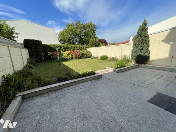 Pavillon 5 pièces avec jardin et garage.